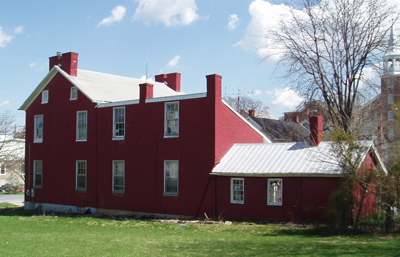 Air residence: picture of original house side elevation